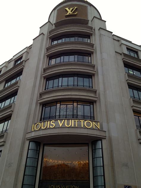 buy Louis Vuitton in Paris